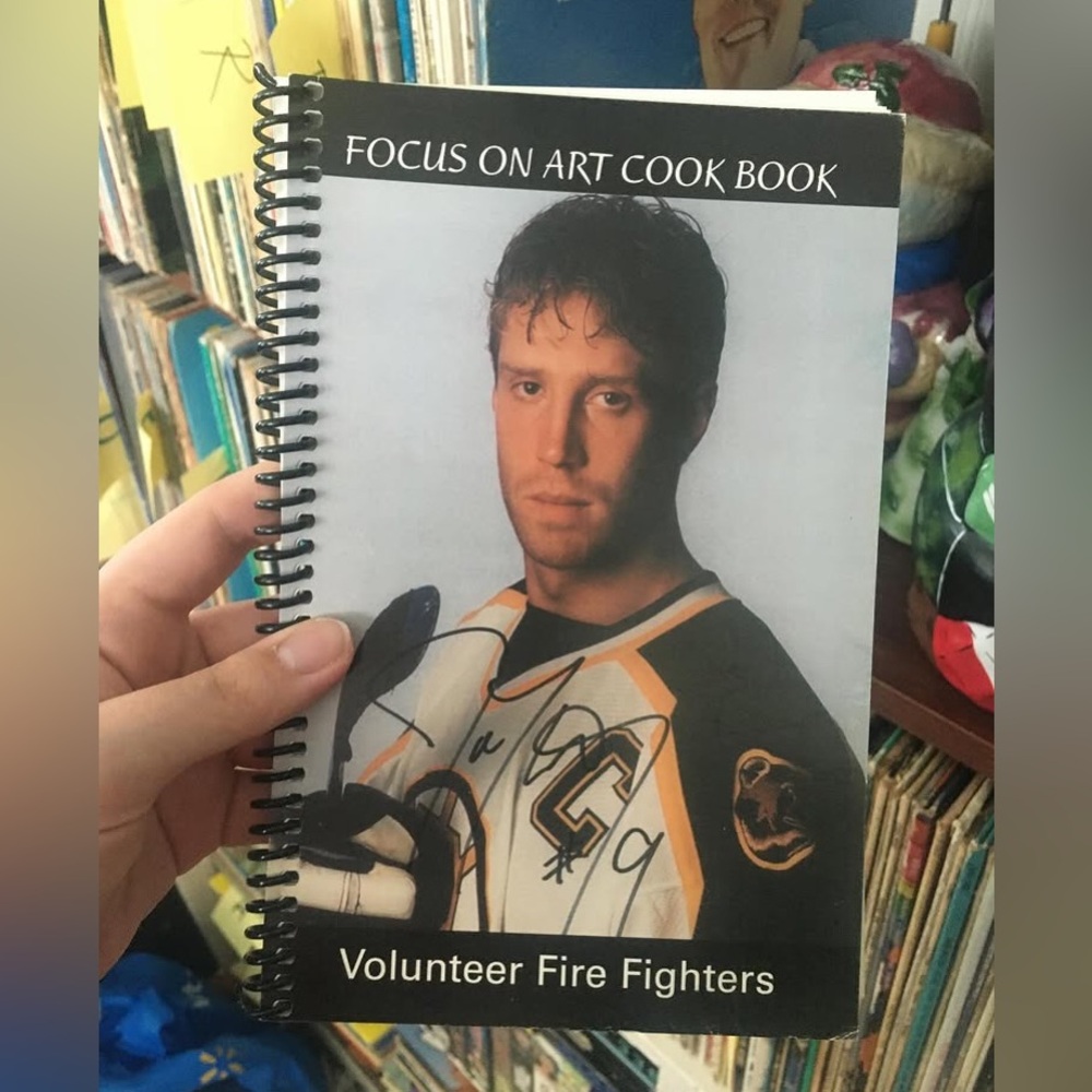 Joe T H O R N T O N signed Focus on A R T cookbook